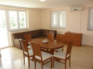 23040593-Ferienwohnung-3-Baška-300x225-2