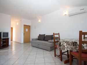 23040873-Ferienwohnung-5-Baška-300x225-5