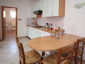 23040929-Ferienwohnung-3-Baška-300x225-1