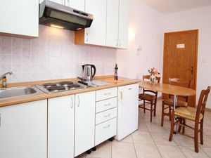 23040929-Ferienwohnung-3-Baška-300x225-3