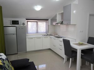 23040967-Ferienwohnung-2-Baška-300x225-3