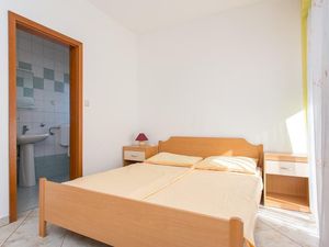 23041083-Ferienwohnung-5-Baška-300x225-1