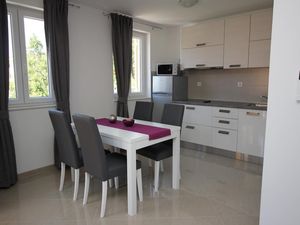 23041213-Ferienwohnung-2-Baška-300x225-1