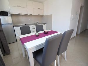 23041213-Ferienwohnung-2-Baška-300x225-2