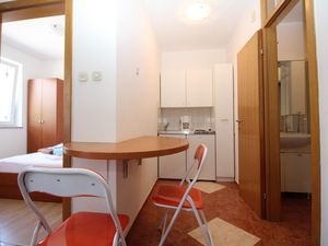 23041305-Ferienwohnung-2-Baška-300x225-3