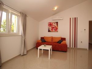 23041319-Ferienwohnung-2-Baška-300x225-3