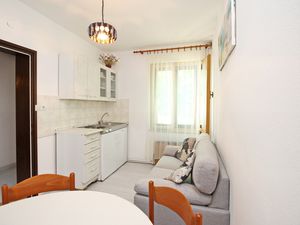 23980637-Ferienwohnung-4-Baška-300x225-2