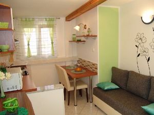 22250879-Ferienwohnung-2-Baška-300x225-5