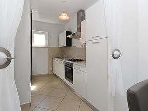 23039143-Ferienwohnung-5-Baška-300x225-4