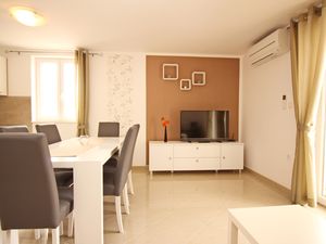 23933678-Ferienwohnung-4-Baška-300x225-1