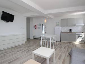 23933725-Ferienwohnung-4-Baška-300x225-3