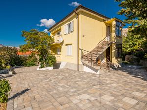 23744057-Ferienwohnung-4-Baška-300x225-0