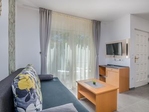 23745704-Ferienwohnung-4-Baška-300x225-3