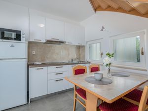 23745704-Ferienwohnung-4-Baška-300x225-5