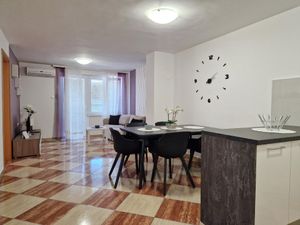 23040807-Ferienwohnung-4-Baška-300x225-4