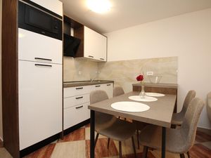 23040015-Ferienwohnung-4-Baška-300x225-4