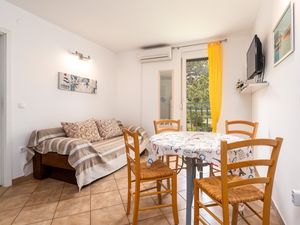 19211584-Ferienwohnung-5-Baška-300x225-1