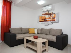 23109767-Ferienwohnung-4-Baška-300x225-2