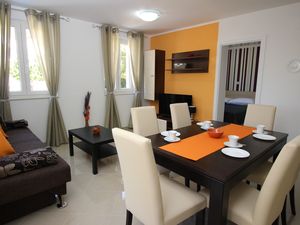 23109307-Ferienwohnung-4-Baška-300x225-1