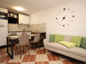 23108939-Ferienwohnung-4-Baška-300x225-2