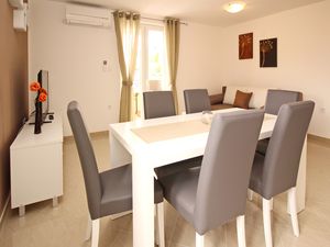 23109353-Ferienwohnung-4-Baška-300x225-3