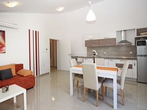 23109155-Ferienwohnung-2-Baška-300x225-1