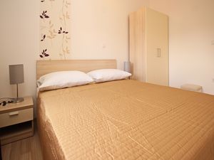 23109155-Ferienwohnung-2-Baška-300x225-5