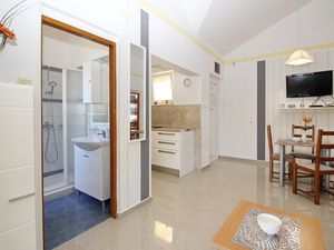 23108997-Ferienwohnung-5-Baška-300x225-2