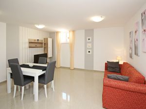 23111825-Ferienwohnung-2-Baška-300x225-3