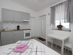 23115933-Ferienwohnung-2-Baška-300x225-1