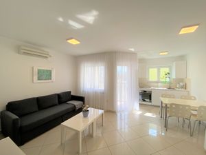 23300491-Ferienwohnung-4-Baška-300x225-1