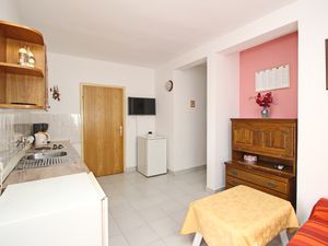 23350842-Ferienwohnung-6-Baška-300x225-2