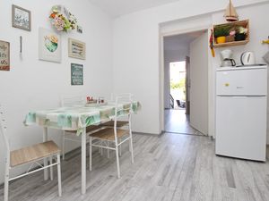 23353696-Ferienwohnung-4-Baška-300x225-5