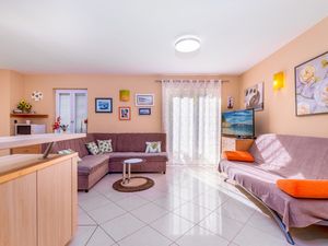 23381607-Ferienwohnung-6-Baška-300x225-1