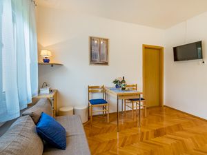 23383718-Ferienwohnung-2-Baška-300x225-1