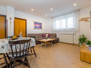 23383293-Ferienwohnung-5-Baška-300x225-4