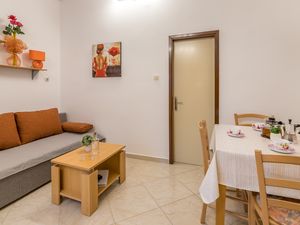 23383830-Ferienwohnung-4-Baška-300x225-1