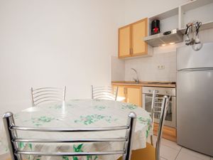 23383314-Ferienwohnung-6-Baška-300x225-3