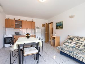 23383778-Ferienwohnung-4-Baška-300x225-1