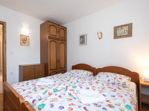 23383778-Ferienwohnung-4-Baška-300x225-5