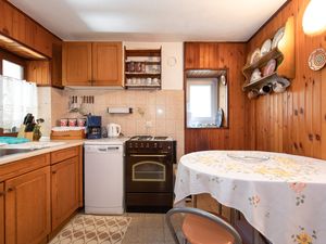 23387824-Ferienwohnung-4-Baška-300x225-3