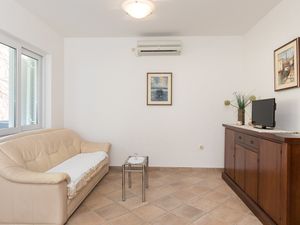 23430598-Ferienwohnung-3-Baška-300x225-1