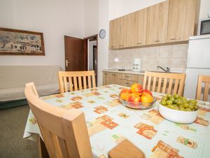 23546903-Ferienwohnung-5-Baška-300x225-3