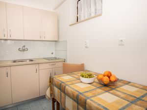 23546900-Ferienwohnung-3-Baška-300x225-2