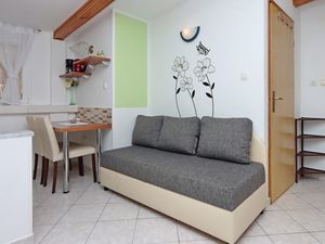 23670587-Ferienwohnung-2-Baška-300x225-1