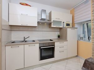 23670588-Ferienwohnung-2-Baška-300x225-3