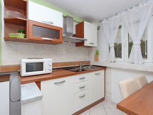 23670587-Ferienwohnung-2-Baška-300x225-5