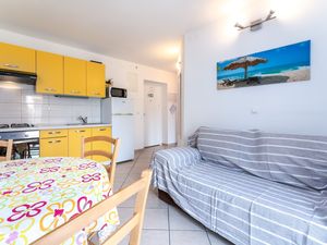 23917106-Ferienwohnung-5-Baška-300x225-3