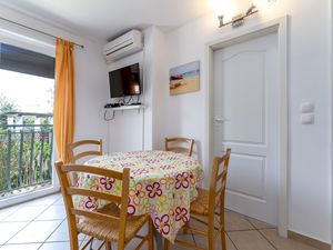 23917106-Ferienwohnung-5-Baška-300x225-4