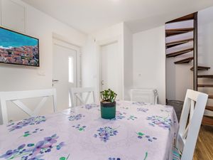 23954869-Ferienwohnung-2-Baška-300x225-2